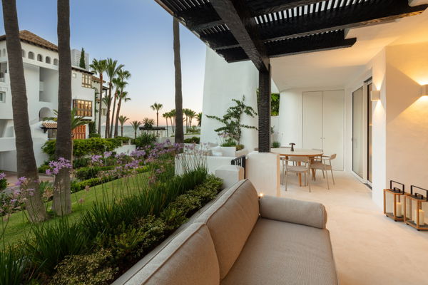 Modern and sophisticated apartment in Marina de Puente Romano
