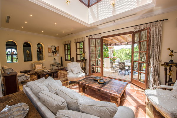 Classic beauty and comfort in a villa in the mountains of La Zagaleta, Benahavis