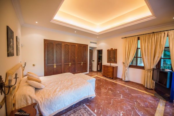 Classic beauty and comfort in a villa in the mountains of La Zagaleta, Benahavis