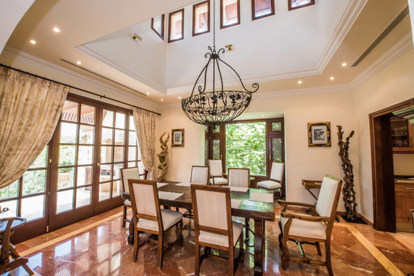 Classic beauty and comfort in a villa in the mountains of La Zagaleta, Benahavis