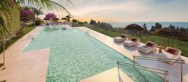 Townhouse with pool next to golf course El Chaparral