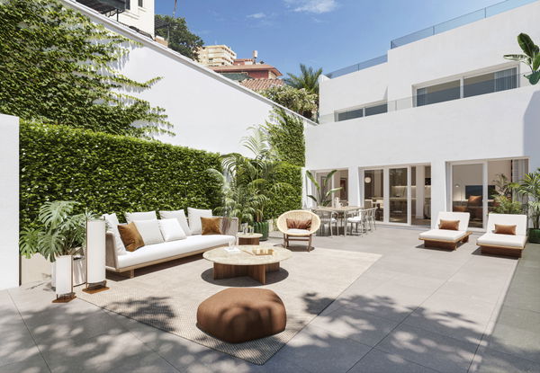 Duplex with 180º sea views in Malaga East