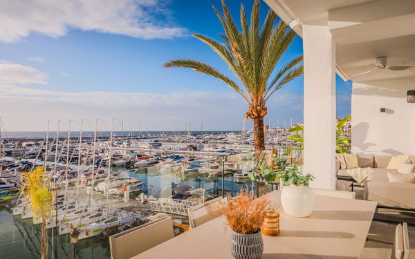 State-of-the-art refurbished duplex penthouse with spectacular panoramic views of Puerto Banús