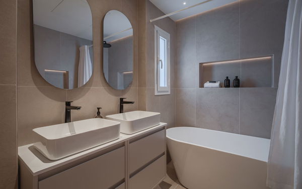 State-of-the-art refurbished duplex penthouse with spectacular panoramic views of Puerto Banús