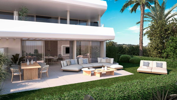 Modern new construction penthouse with stunning sea views in Estepona