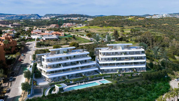 Modern new construction penthouse with stunning sea views in Estepona