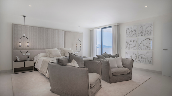 Impressive sky villa with views of the cliffs