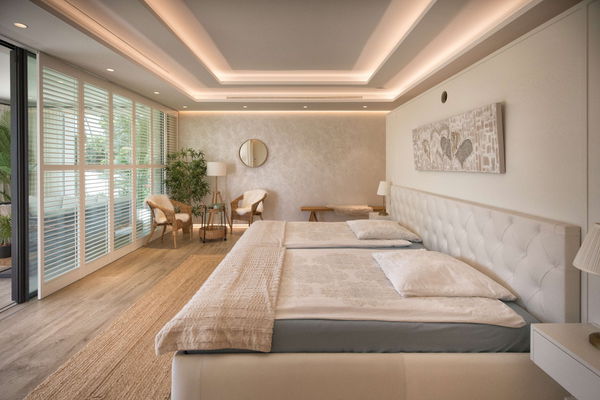 A paradisiacal villa, with all luxury details, on the Mediterranean coast of Estepona