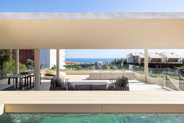 Penthouse with concierge service in a secure development in El Higuerón