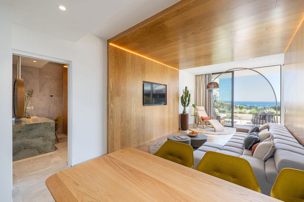 Penthouse with concierge service in a secure development in El Higuerón