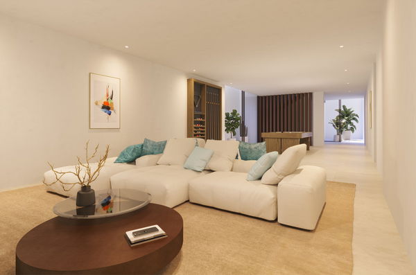 Luxurious villa with panoramic sea views in the heart of Estepona golf, Estepona