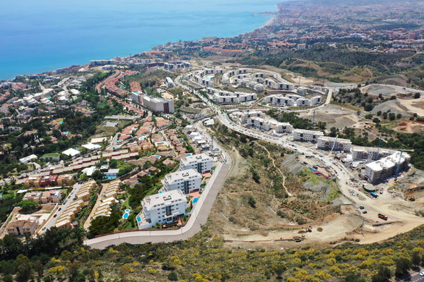 Modern penthouse with outdoor kitchen, El Higueron, Fuengirola