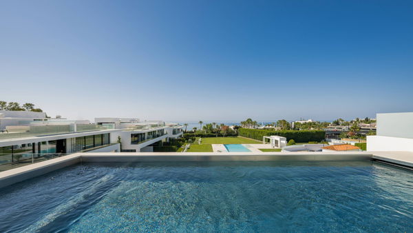 Exceptional property on the exclusive Golden Mile, Marbella
