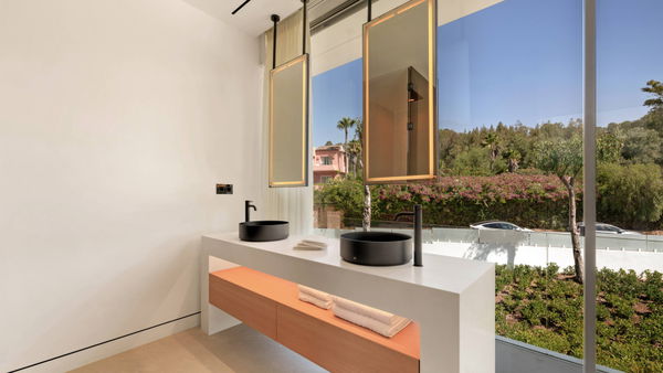 Exceptional property on the exclusive Golden Mile, Marbella