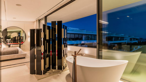 Exceptional property on the exclusive Golden Mile, Marbella