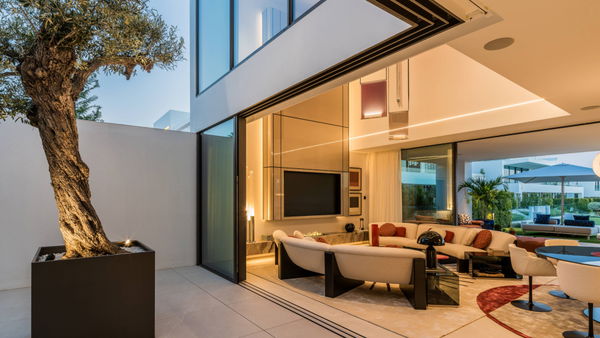 Exceptional property on the exclusive Golden Mile, Marbella
