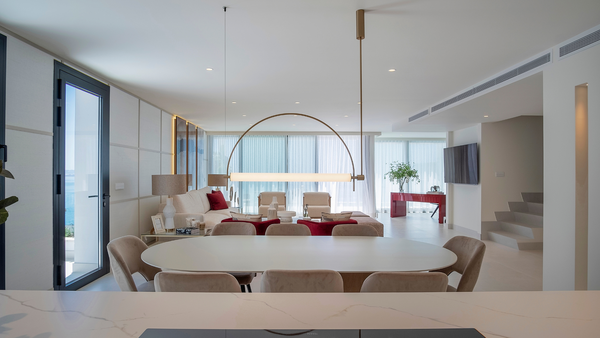 Fascinating villa with concierge and beach club