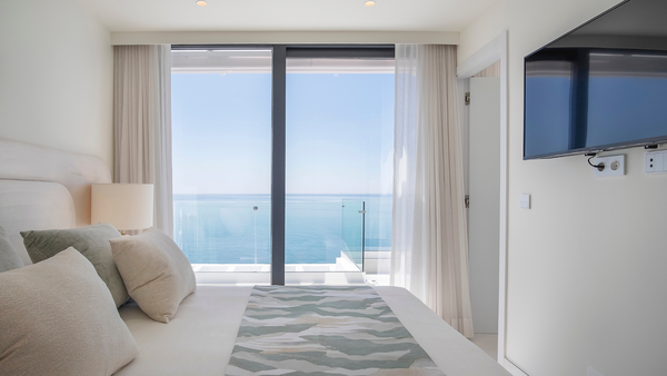 Fascinating villa with concierge and beach club