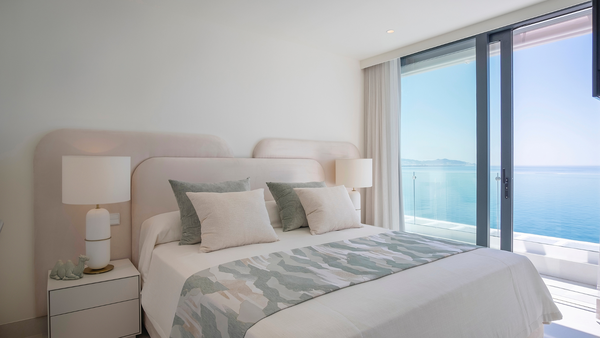 Fascinating villa with concierge and beach club