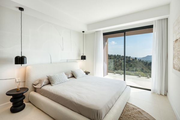 Stunning villa in the prestigious area of Pinares de San Anton, Málaga