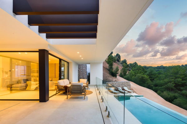 Stunning villa in the prestigious area of Pinares de San Anton, Málaga