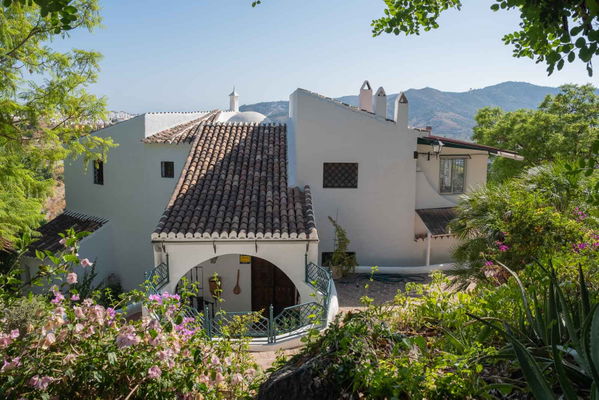 Exceptional Andalusian Cortijo, a private mountain retreat in Frigiliana