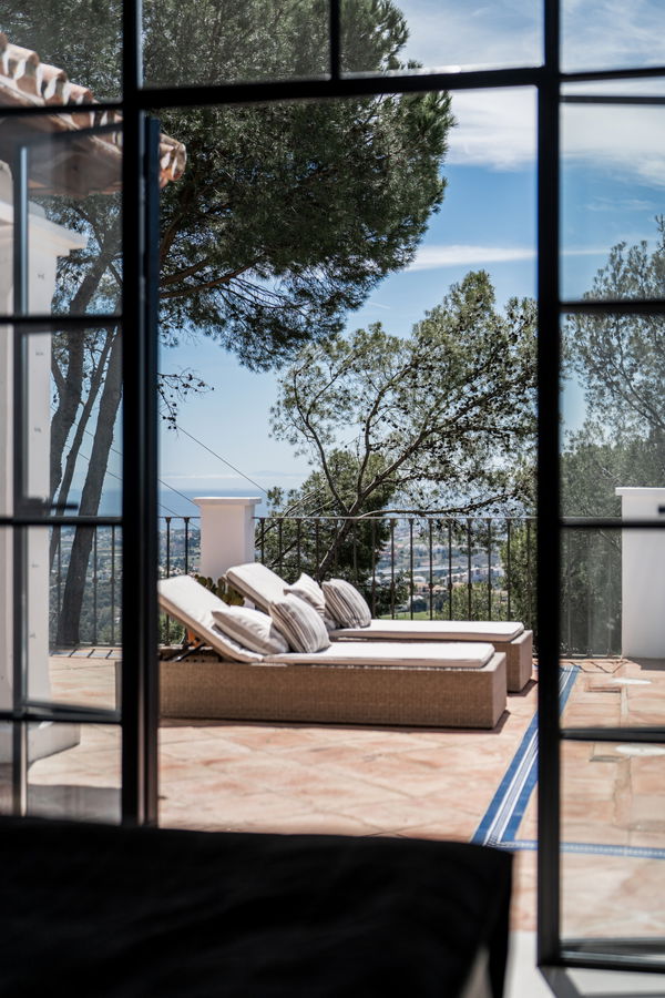Majestic villa inspired by the traditional Spanish farmhouses in El Madroñal , Benahavis
