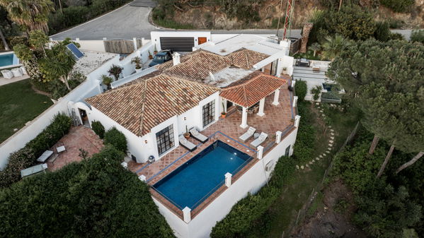 Majestic villa inspired by the traditional Spanish farmhouses in El Madroñal , Benahavis