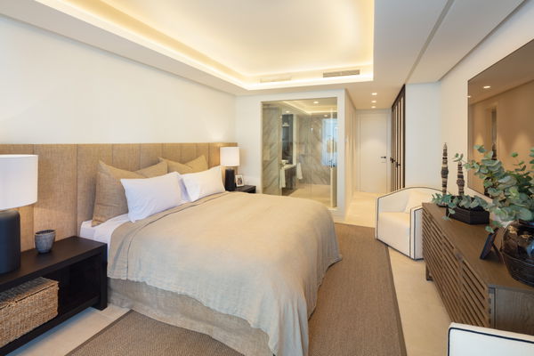 Magnificent Luxury Apartment in the Exclusive Puente Romano Estate, Marbella Golden Mile