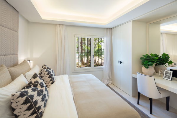 Magnificent Luxury Apartment in the Exclusive Puente Romano Estate, Marbella Golden Mile