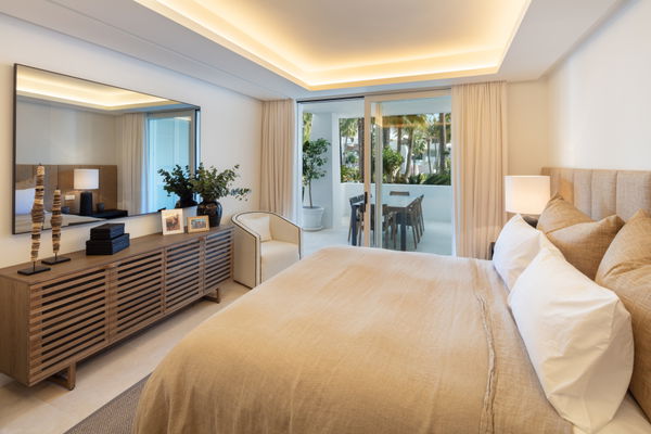 Magnificent Luxury Apartment in the Exclusive Puente Romano Estate, Marbella Golden Mile