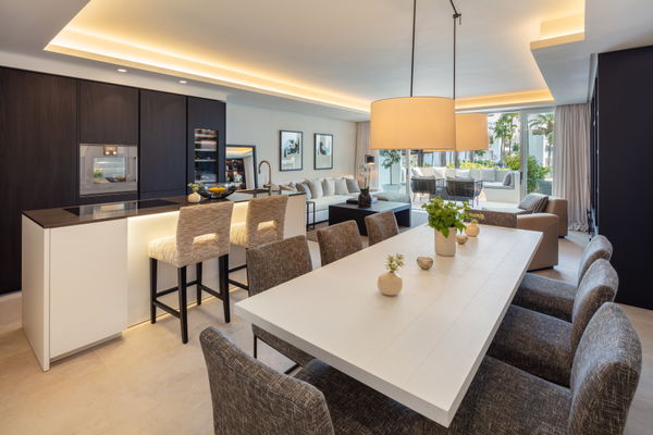 Magnificent Luxury Apartment in the Exclusive Puente Romano Estate, Marbella Golden Mile