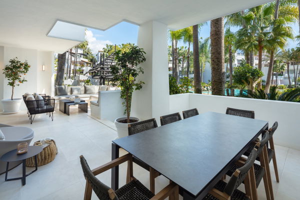 Magnificent Luxury Apartment in the Exclusive Puente Romano Estate, Marbella Golden Mile