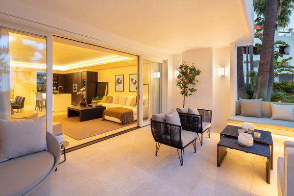 Magnificent Luxury Apartment in the Exclusive Puente Romano Estate, Marbella Golden Mile