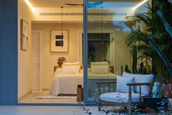 Cozy penthouse with spectacular sea views and immediate delivery
