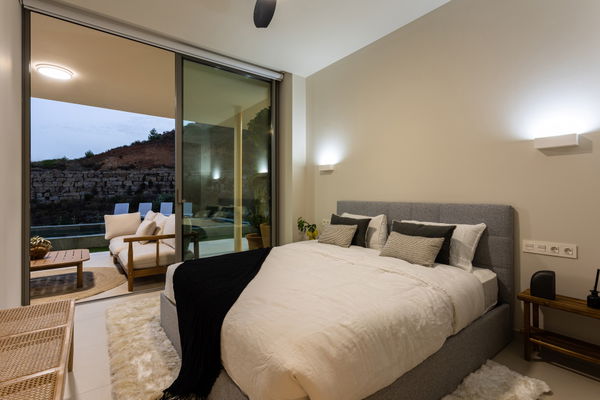Cozy penthouse with spectacular sea views and immediate delivery
