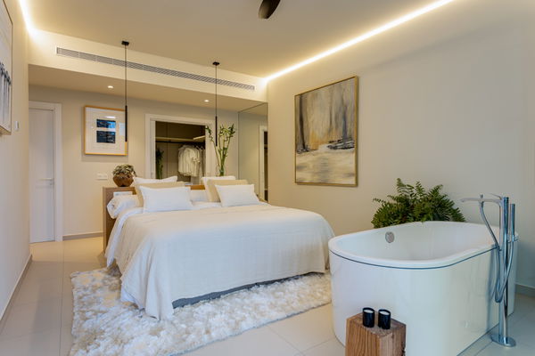 Cozy penthouse with spectacular sea views and immediate delivery