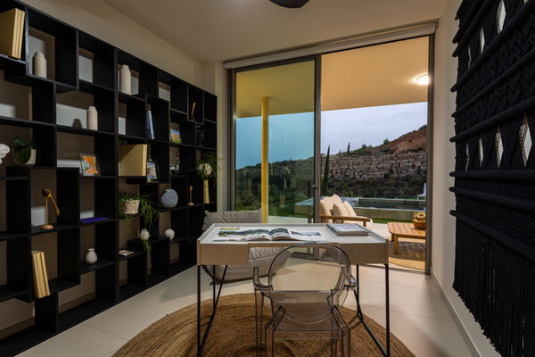 Cozy penthouse with spectacular sea views and immediate delivery