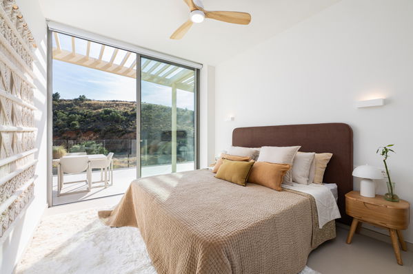 Cozy penthouse with spectacular sea views and immediate delivery