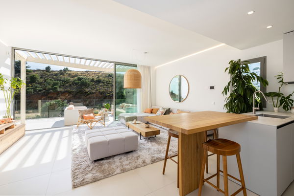 Cozy penthouse with spectacular sea views and immediate delivery