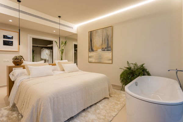 Cozy penthouse with spectacular sea views and immediate delivery