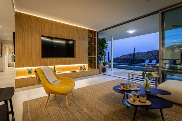 Cozy penthouse with spectacular sea views and immediate delivery