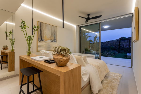 Cozy penthouse with spectacular sea views and immediate delivery