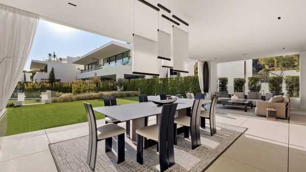 Exceptional property with luxury details on the exclusive Golden Mile, Marbella