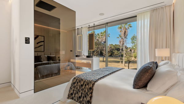 Exceptional property with luxury details on the exclusive Golden Mile, Marbella