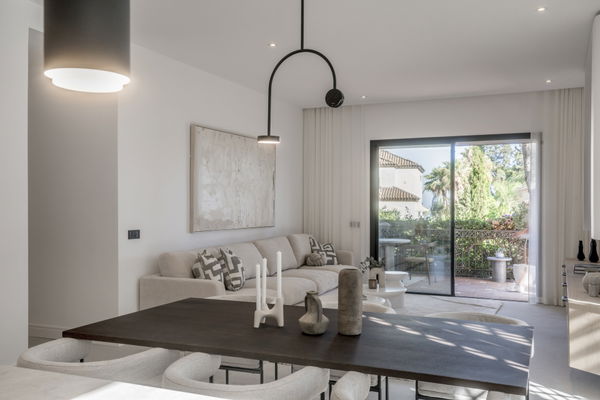 Corner apartment in one of the most sought after communities in Sierra Blanca, close to the Golden Mile, Marbella