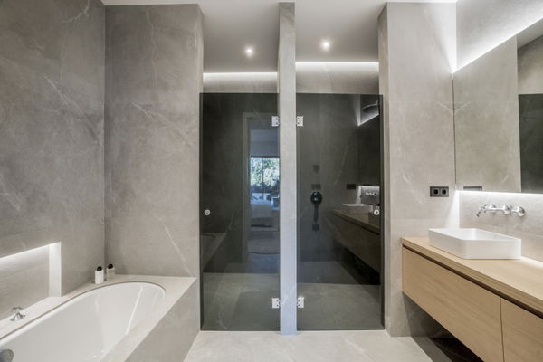 Corner apartment in one of the most sought after communities in Sierra Blanca, close to the Golden Mile, Marbella