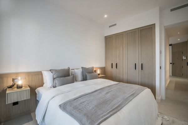 Corner apartment in one of the most sought after communities in Sierra Blanca, close to the Golden Mile, Marbella