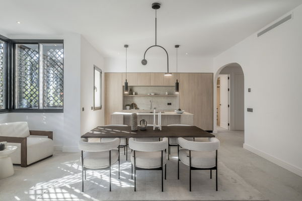 Corner apartment in one of the most sought after communities in Sierra Blanca, close to the Golden Mile, Marbella