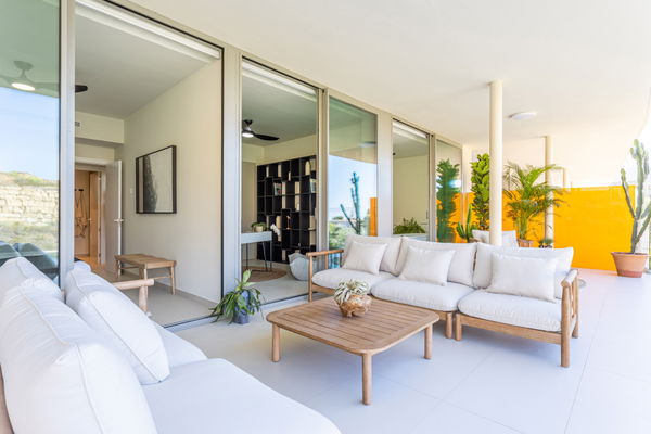 Warm penthouse with panoramic sea views in the prestigious El Higuerón area, Fuengirola